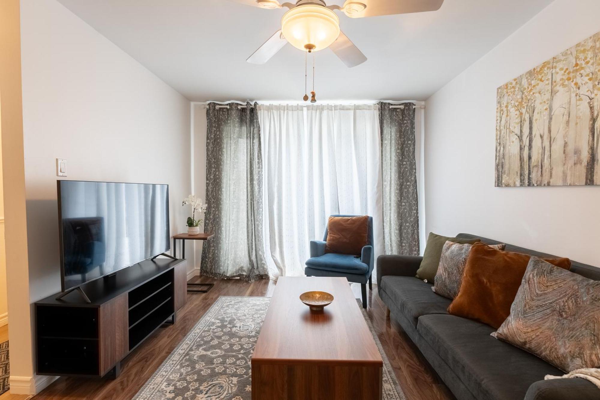 Comfortable Spacious House With Parking Brossard Ngoại thất bức ảnh