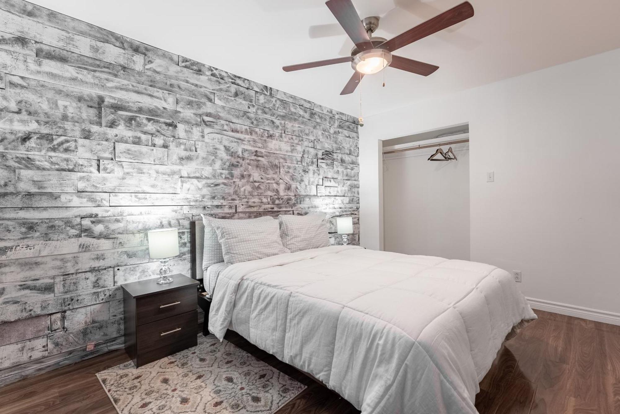 Comfortable Spacious House With Parking Brossard Ngoại thất bức ảnh