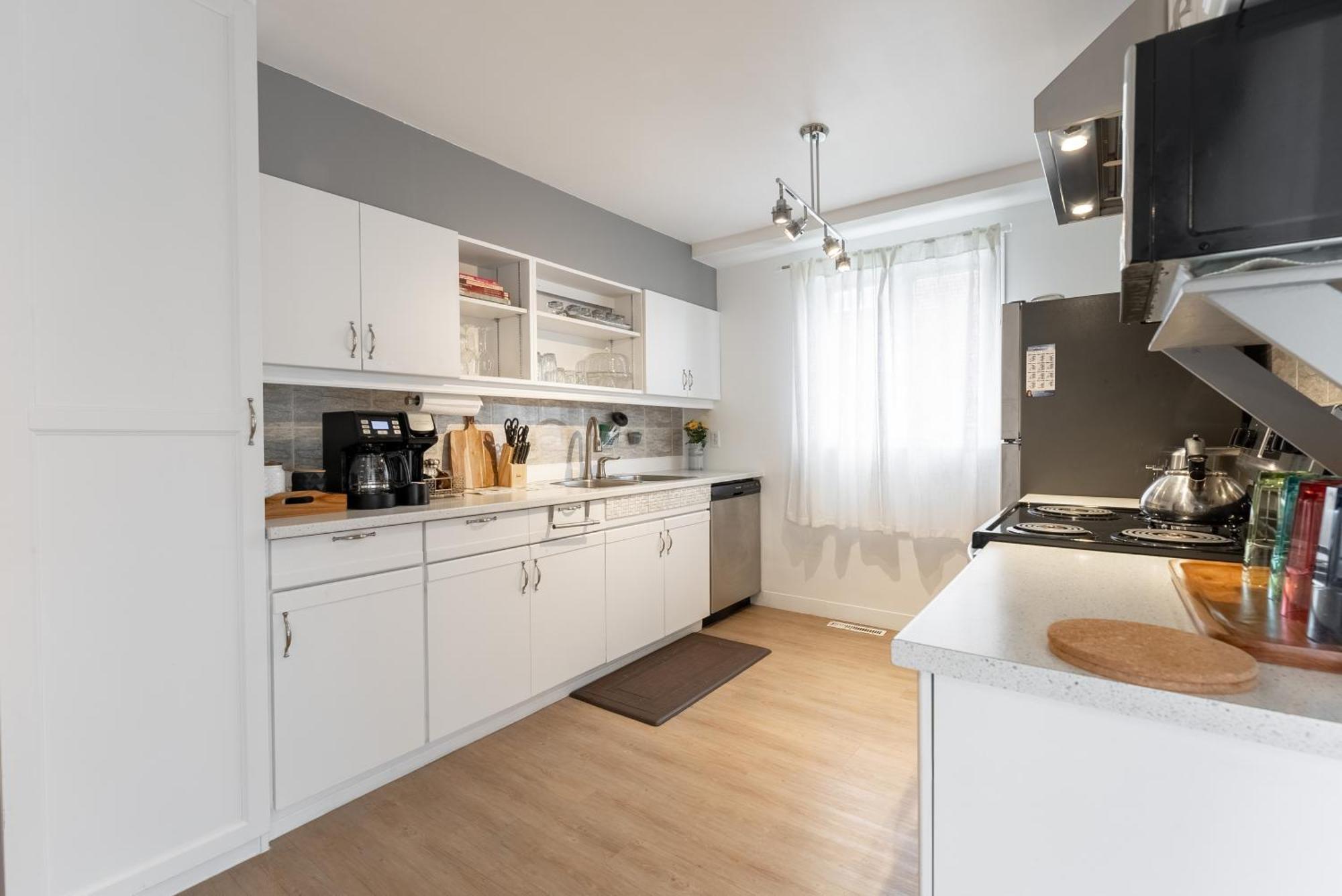 Comfortable Spacious House With Parking Brossard Ngoại thất bức ảnh