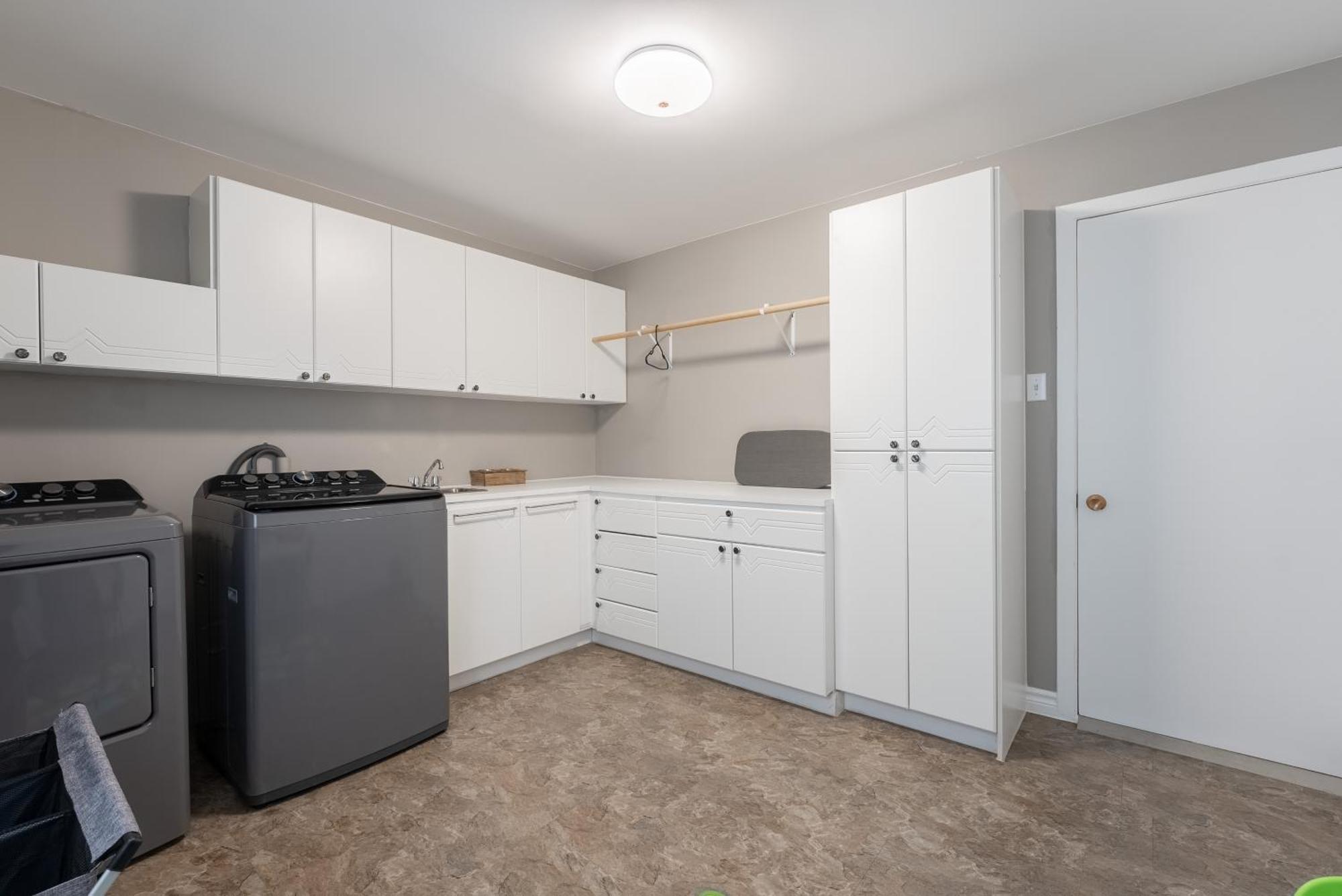Comfortable Spacious House With Parking Brossard Ngoại thất bức ảnh
