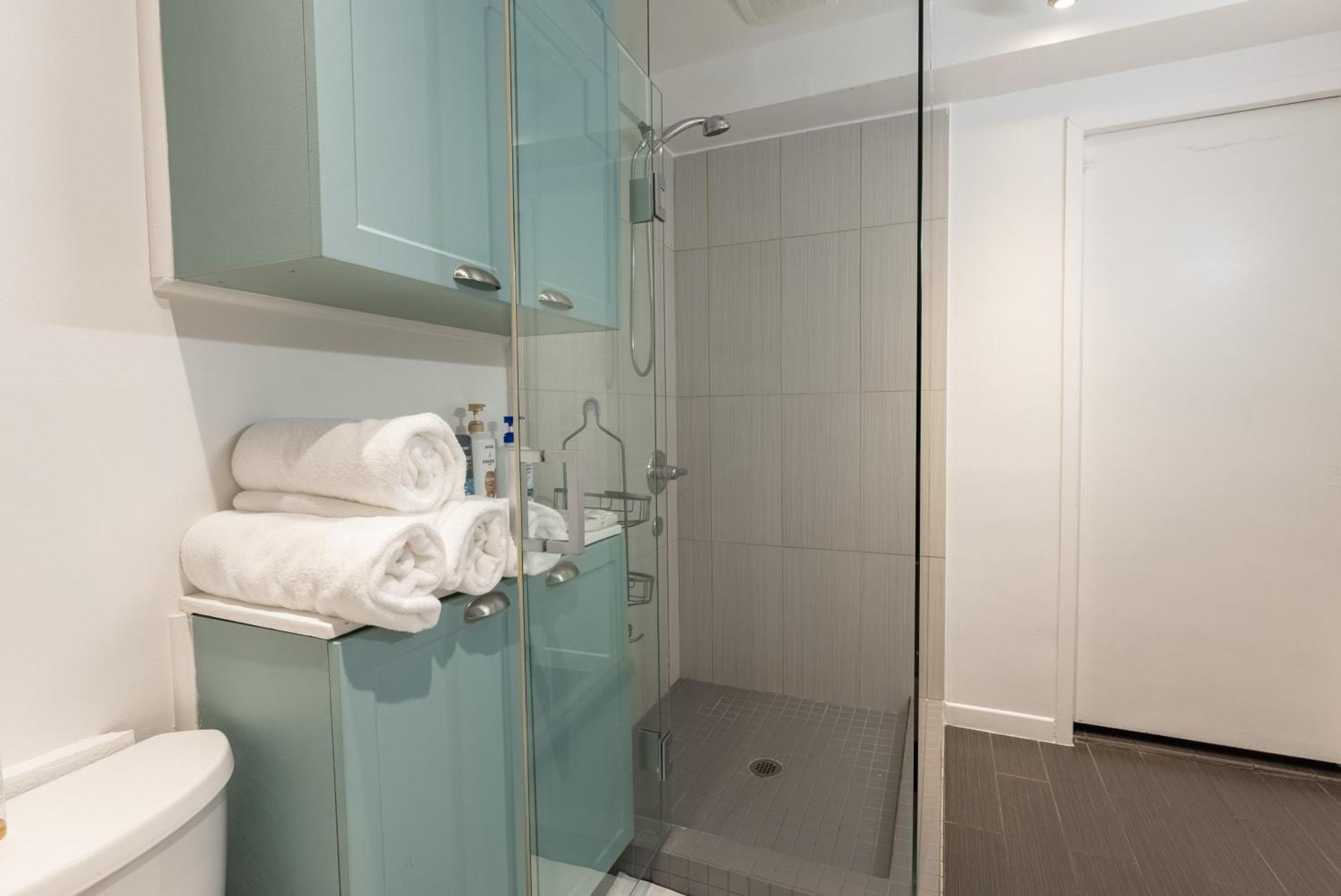 Comfortable Spacious House With Parking Brossard Ngoại thất bức ảnh