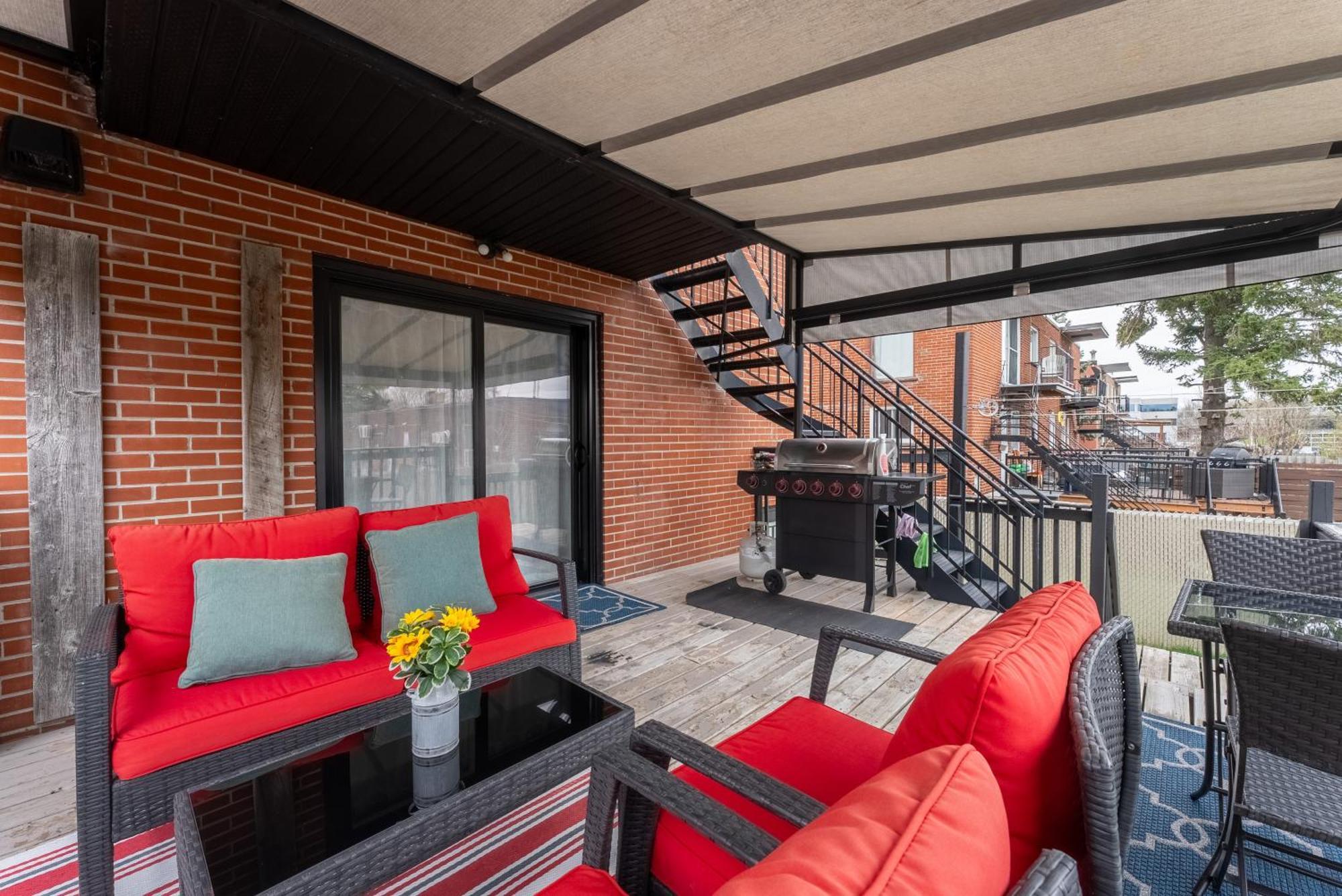 Comfortable Spacious House With Parking Brossard Ngoại thất bức ảnh